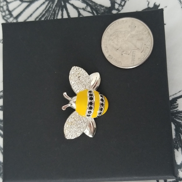 Bumblebee Pin - Picture 4 of 5